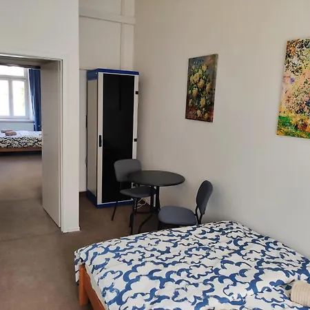 Comfortable 2 Bedroom Flat Free Parking Shared Kitchen 公寓 布拉格