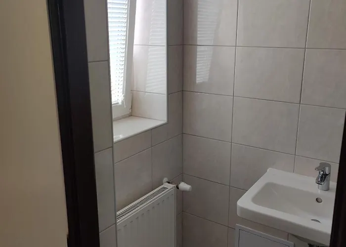 Appartement Comfortable 2 Bedroom Flat Free Parking Shared Kitchen Praag