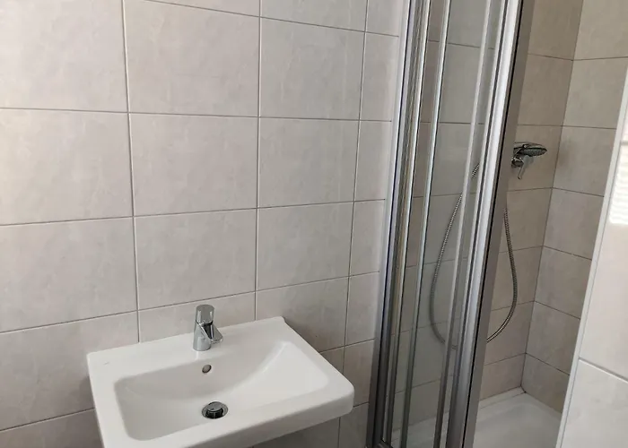 Appartement Comfortable 2 Bedroom Flat Free Parking Shared Kitchen